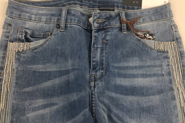 Mid-Rise Jeans With Rhinestone